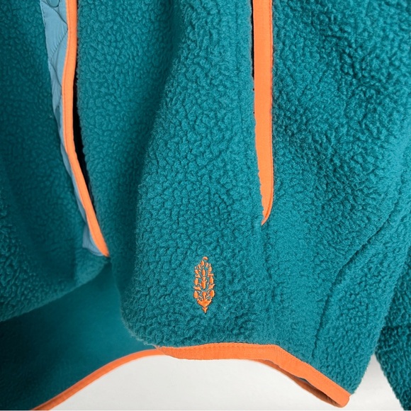 NWOT Free People ‘Hit the Slopes’ Fleece Shawl Jacket in Teal - Picture 5 of 11